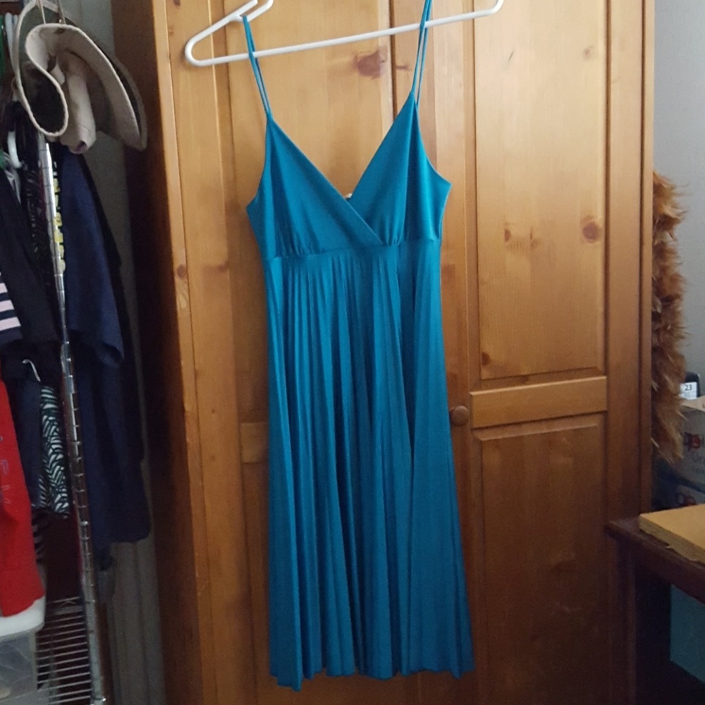 ♥️ Forever 21 pleated dress tral size M ♥️